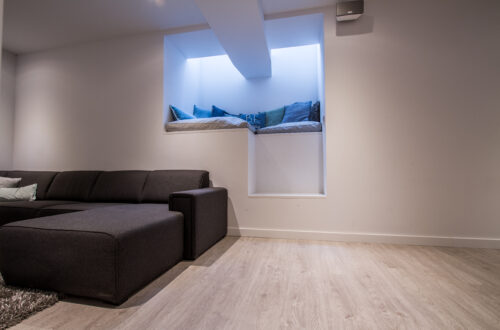 onderkeldering en renovatie Den Dolder lounge nisbank verlichting